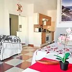 Elena Appartement *