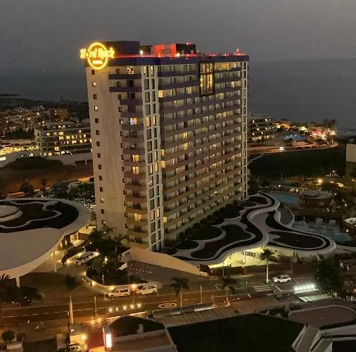 Elena アパート アデヘ