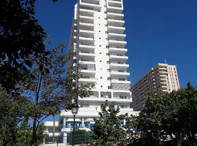 アパート Elena アデヘ